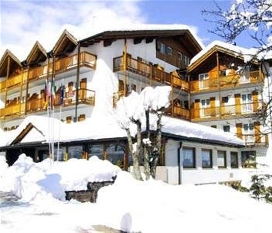 Hotel Olisamir Cavedago Exterior photo
